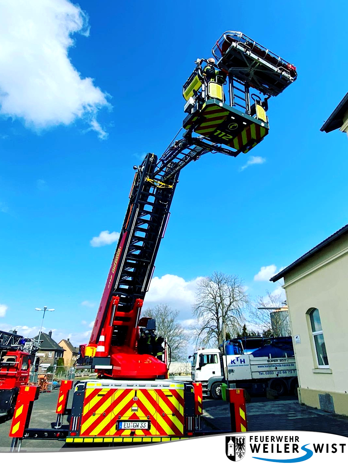 Anleitern des Rettungkorb