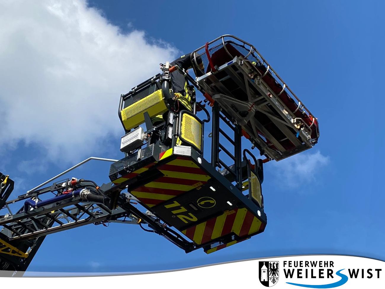 Drehleiter Korb mit Krankentragehalterungen